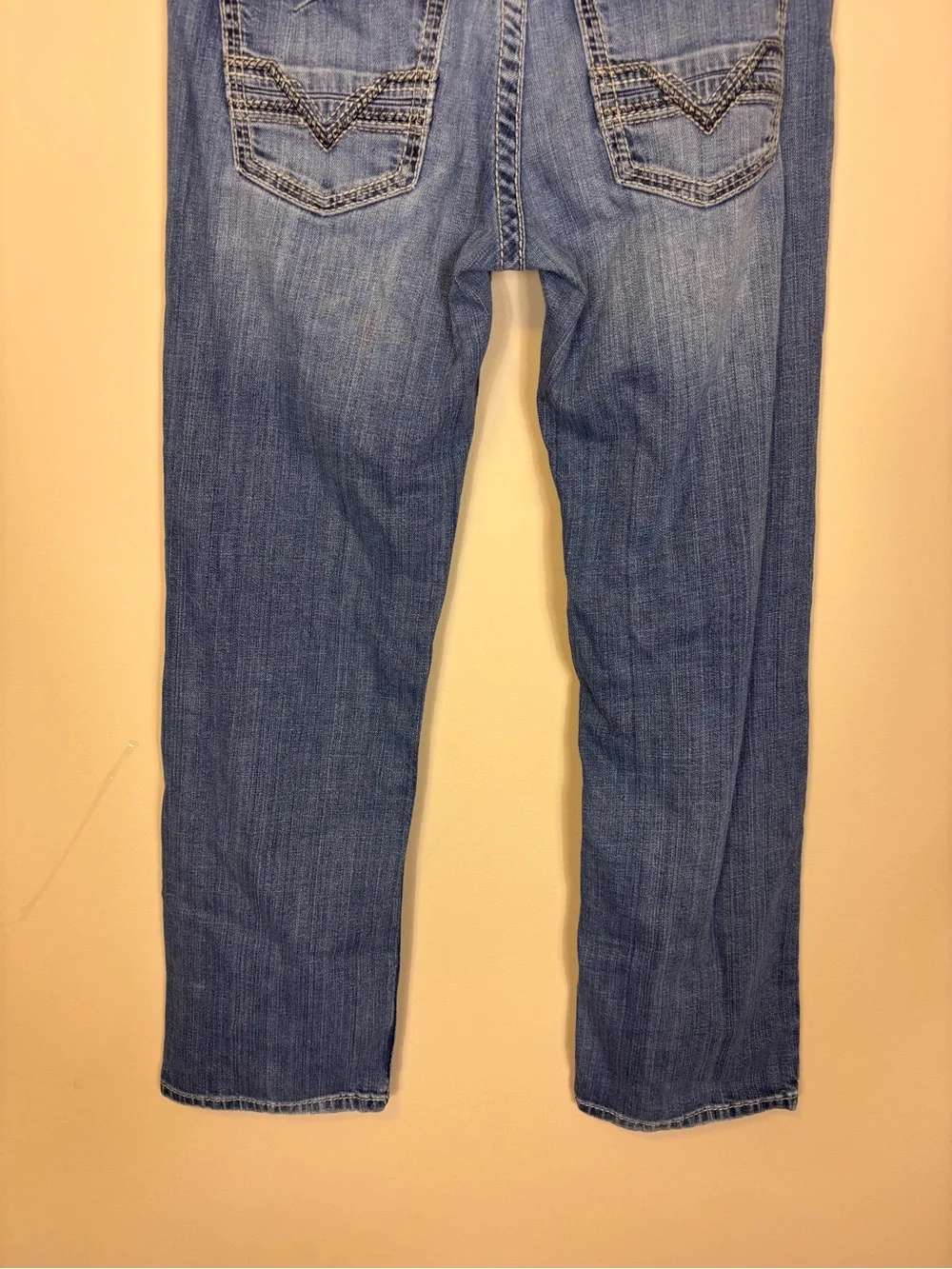BKE Men’s Jake Light Blue Straight Jeans with Faded Detailing 32 x 32 Inseam